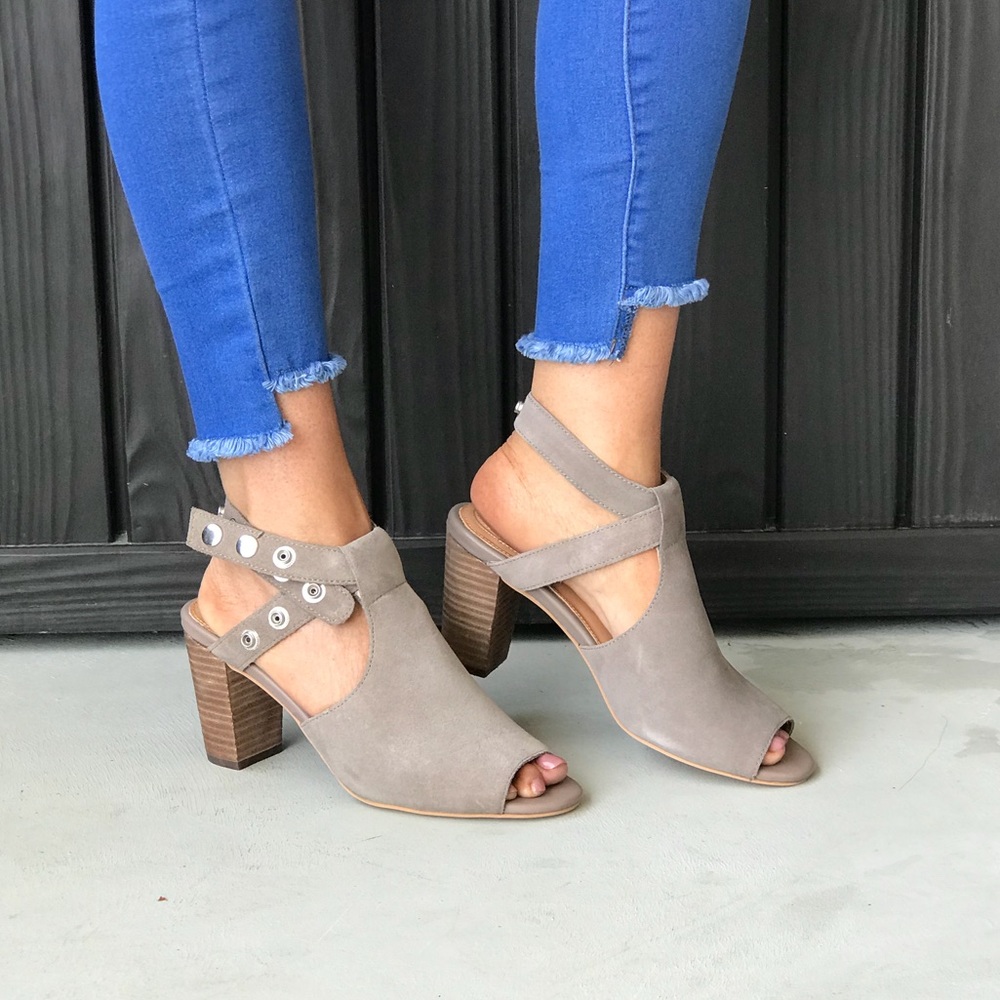 Gray Genuine Leather Peep Toe Block Heel Sandals - Picture 4 of 8